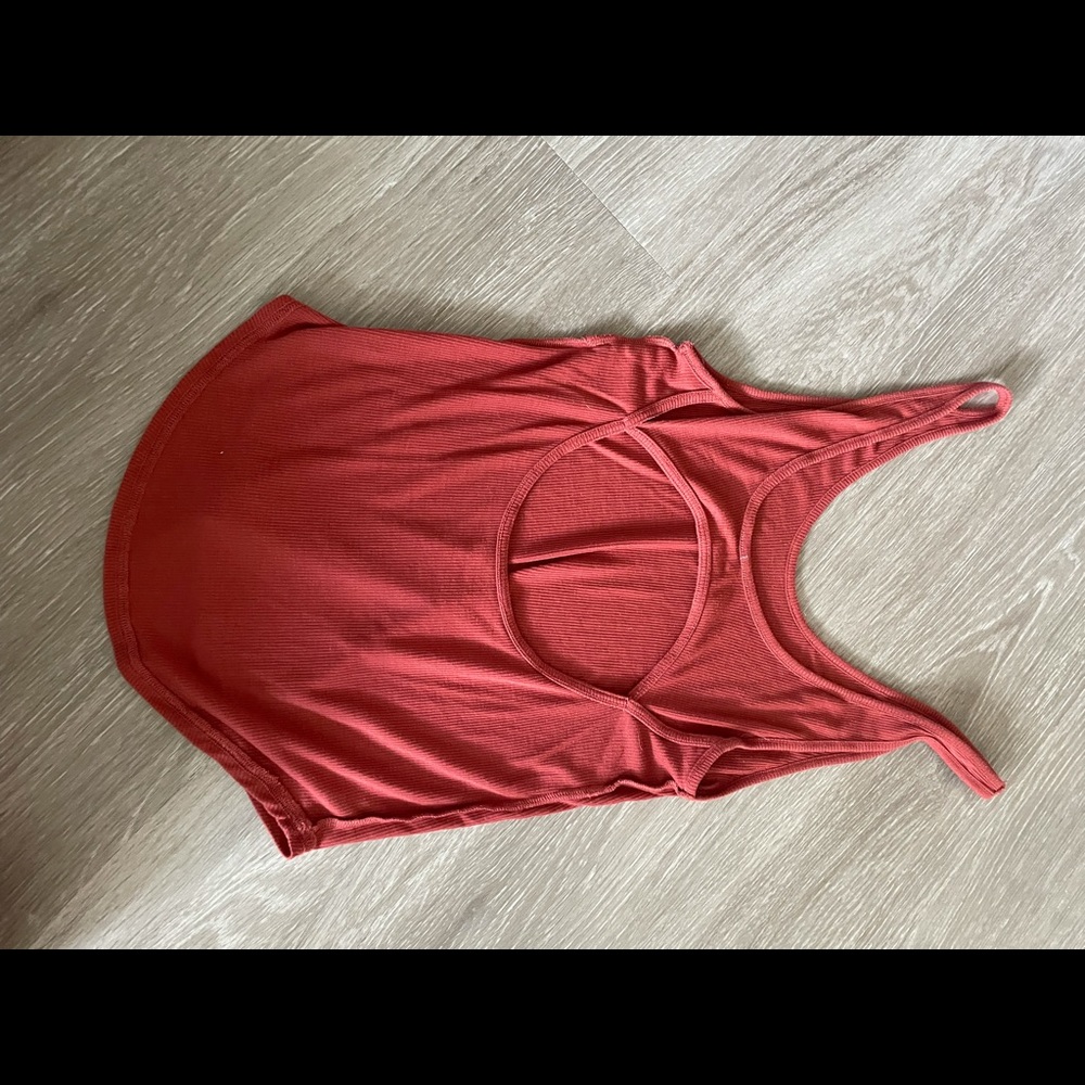 alo yoga tank top!!